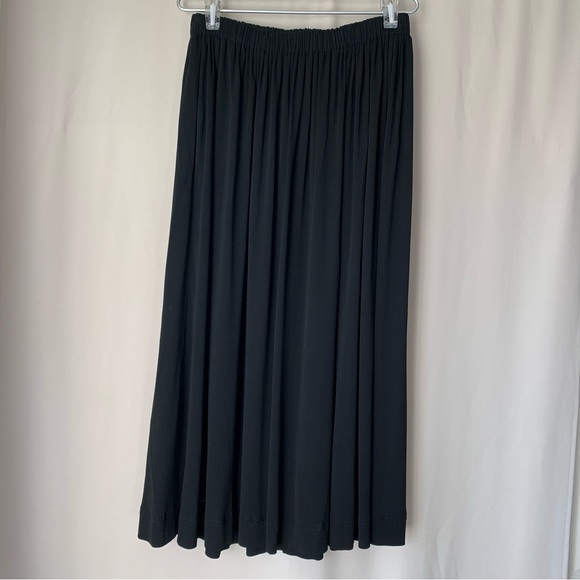 Jagaer Black Skirt - Picture 3 of 5